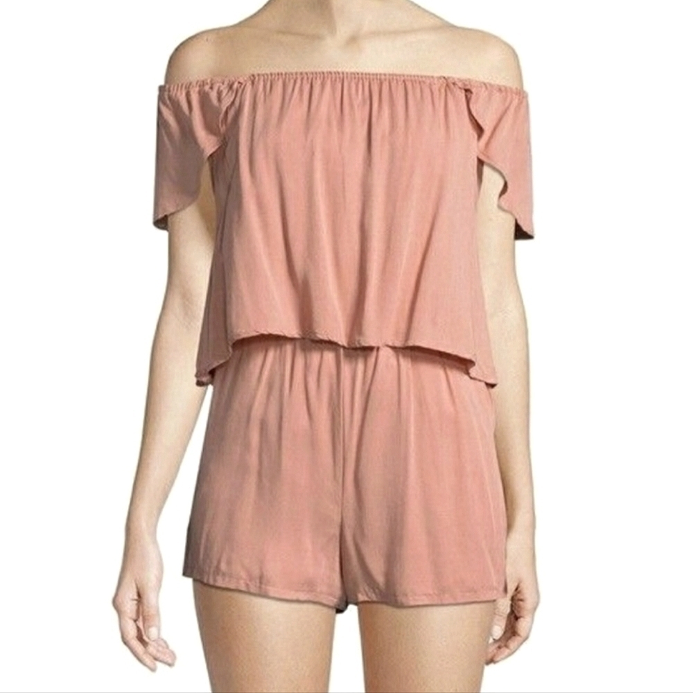 Romeo & Juliet Couture Flutter Sleeve Cut Out Romper in Peach Size Large